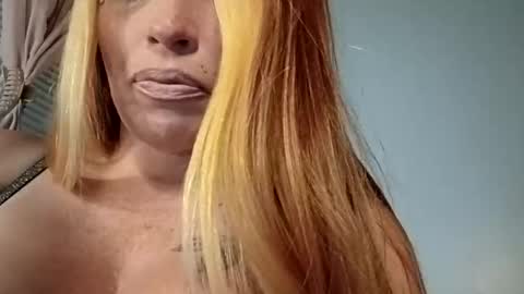 meowzers777 online show from April 2026 04:48:01 AM