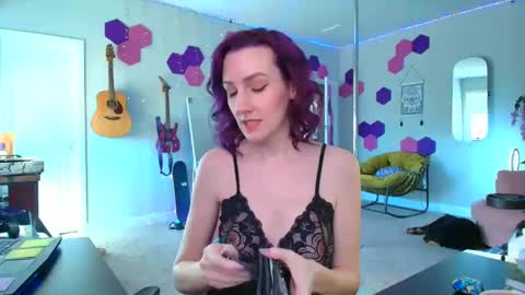 Meredith Bae online show from February 2025 09:41:02 PM