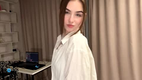 Snapshot of meridethvilca chatting on October 2025 06:08:02 PM Rina online show from October 2025 06:08:02 PM