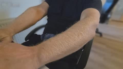 Snapshot of meridian132 chatting on November 2025 03:22:01 PM meridian132 online show from November 2025 03:22:01 PM