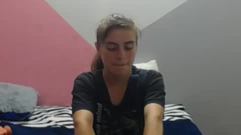 MERILY online show from November 2025 07:46:02 PM