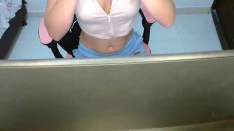 Snapshot of merly_14 chatting on July 2026 03:43:02 AM merly_14 online show from July 2026 03:43:02 AM