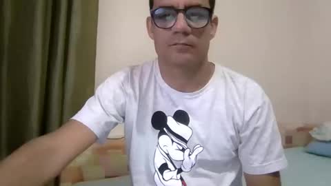 Snapshot of mersao chatting on October 2025 01:31:01 AM Nerd Latino online show from October 2025 01:31:01 AM