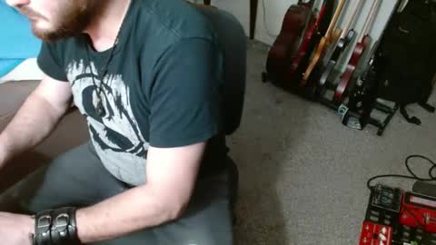 Snapshot of metalsharkk chatting on March 2025 04:04:01 AM metalsharkk online show from March 2025 04:04:01 AM