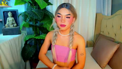 Snapshot of metawinathan chatting on October 2025 01:41:01 PM myka online show from October 2025 01:41:01 PM