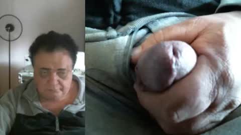 Snapshot of metrowester chatting on April 2026 01:41:01 PM metrowester online show from April 2026 01:41:01 PM