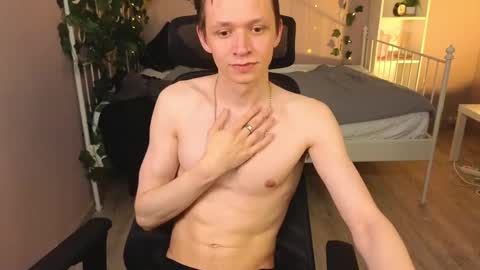 MEVERIK OUSHEN online show from May 2026 08:50:01 PM