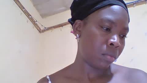Snapshot of meybel chatting on June 2026 08:48:01 PM Meybel online show from June 2026 08:48:01 PM
