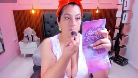 meylagia online show from November 2025 03:05:01 AM