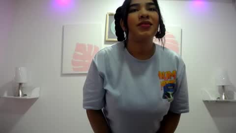 mia18_queen online show from December 2024 12:24:01 PM