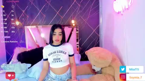 Mia online show from November 2025 02:22:02 AM