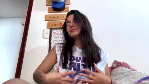 Snapshot of mia__robertss chatting on December 2024 05:31:01 PM Mia online show from December 2024 05:31:01 PM
