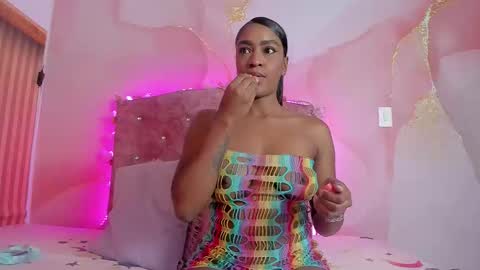 Mia online show from November 2025 10:59:01 AM