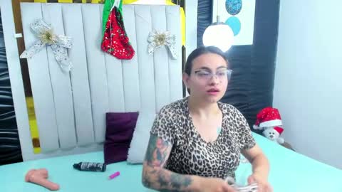 Dreams Couple online show from December 2024 01:28:01 AM