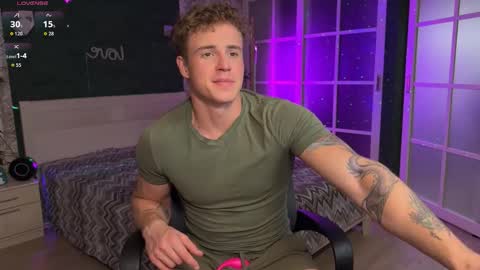 Snapshot of mia_andre chatting on October 2025 10:01:01 PM Andre and Mia online show from October 2025 10:01:01 PM