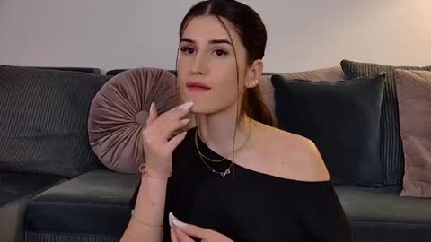 Freya Allen online show from March 2026 07:53:01 PM