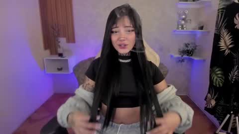 Mia online show from December 2024 06:59:02 AM