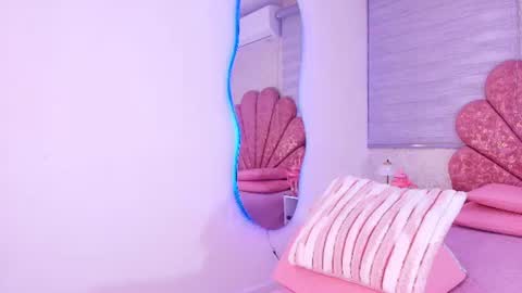 Snapshot of mia_collenss chatting on June 2026 03:11:02 AM Mia online show from June 2026 03:11:02 AM