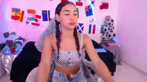 Snapshot of mia_cute_girl chatting on June 2026 06:08:01 PM mia_cute_girl online show from June 2026 06:08:01 PM