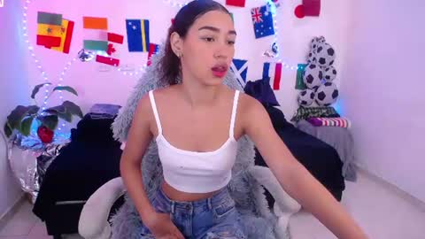 Snapshot of mia_cute_girl chatting on June 2026 01:12:01 PM mia_cute_girl online show from June 2026 01:12:01 PM