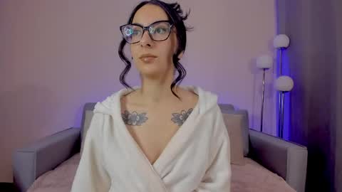 Sarah Luna online show from April 2026 12:22:01 PM