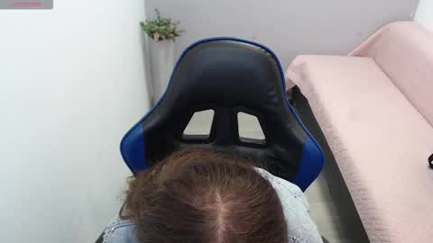 Mia online show from March 2026 01:51:01 PM