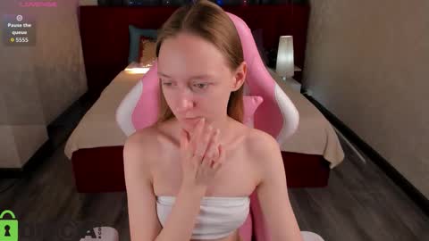 Snapshot of mia_e1fie chatting on January 2026 01:09:01 AM mia_e1fie online show from January 2026 01:09:01 AM