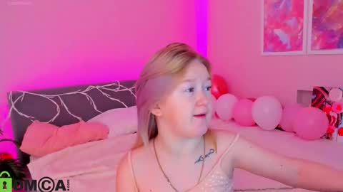 Mia online show from October 2025 02:32:01 AM