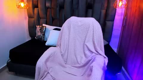 mia_ferrer18 online show from June 2026 12:51:02 PM