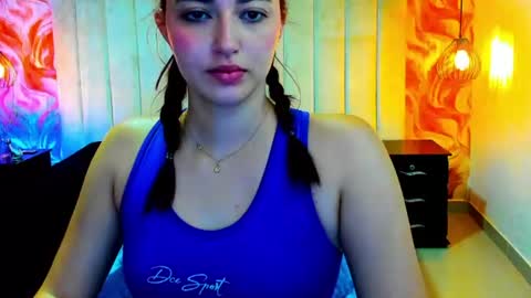 mia_ferrer18 online show from June 2026 12:57:02 PM