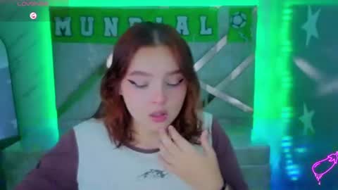 Snapshot of mia_foster_t chatting on July 2026 01:52:02 PM Mia online show from July 2026 01:52:02 PM