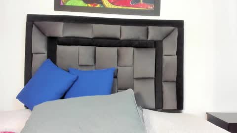 mia fox online show from October 2025 12:22:02 PM