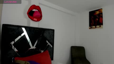 mia fox online show from November 2025 11:57:02 AM