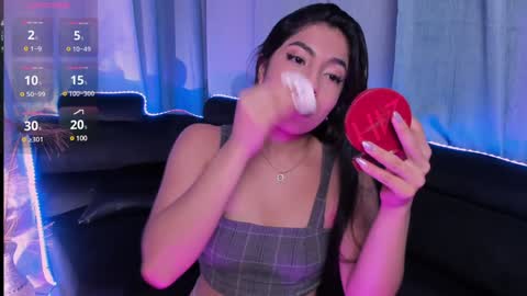 Mia online show from January 2025 03:45:01 PM