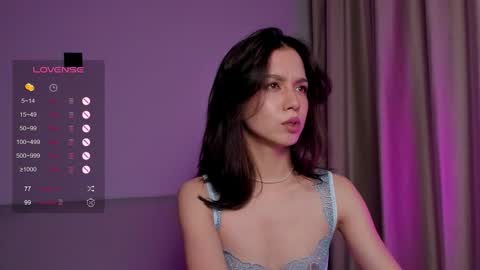 Mia online show from September 2025 05:51:02 PM