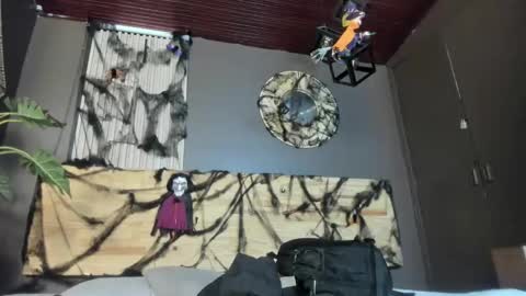 Val  online show from November 2025 11:45:01 AM