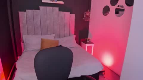 Val  online show from March 2026 07:53:02 PM