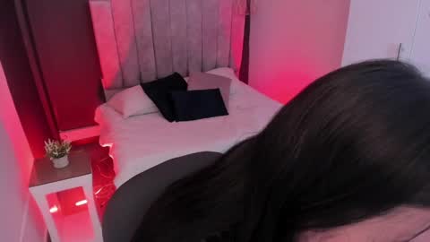 Snapshot of mia_jagger chatting on June 2026 10:04:01 PM Val online show from June 2026 10:04:01 PM