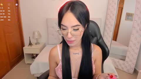 Snapshot of mia_jonnees chatting on February 2025 01:21:02 PM online show from February 2025 01:21:02 PM