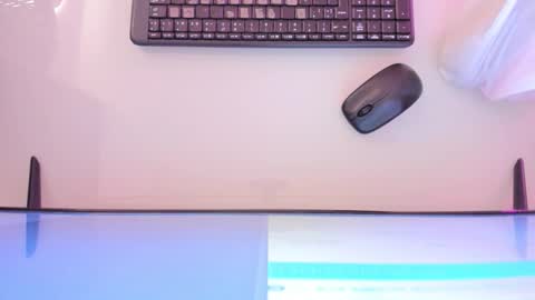 Snapshot of mia_jonnees chatting on October 2025 12:19:02 PM online show from October 2025 12:19:02 PM