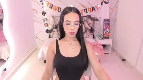 Snapshot of mia_jonnees chatting on October 2025 01:01:02 PM online show from October 2025 01:01:02 PM