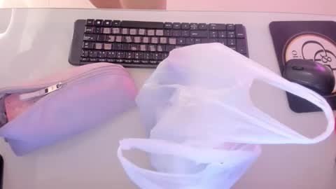 Snapshot of mia_jonnees chatting on November 2025 12:20:01 PM online show from November 2025 12:20:01 PM