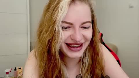 Snapshot of mia_kamp chatting on July 2026 09:18:02 AM Mia online show from July 2026 09:18:02 AM