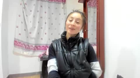 Snapshot of mia_kanee chatting on December 2024 09:01:01 PM mia kaneee online show from December 2024 09:01:01 PM