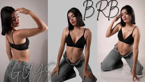 Snapshot of mia_kisses2 chatting on December 2025 02:17:02 AM Mia online show from December 2025 02:17:02 AM