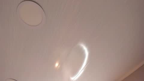 Mia online show from March 2026 02:46:01 AM