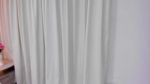 Mia Lane online show from December 2025 11:37:02 AM