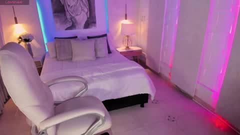 Mia Lane online show from May 2026 08:06:02 PM