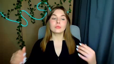 mia_lemm online show from April 2026 06:47:01 AM