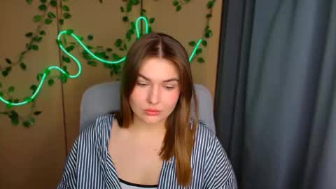 mia_lemm online show from April 2026 06:13:01 AM